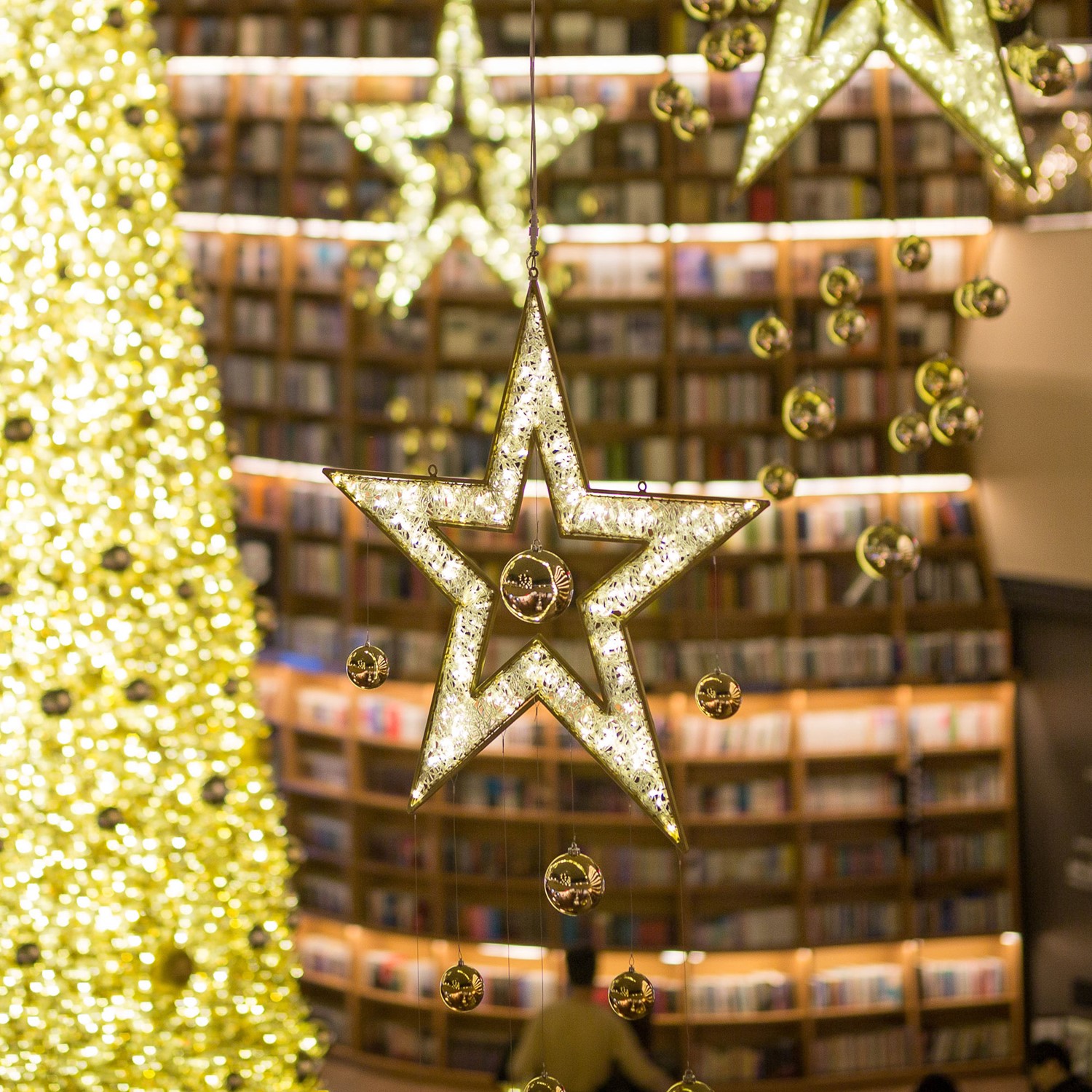 Illuminated star "Waterloo" warm white leds 120 x 110 cm 24V